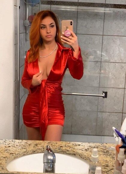 Galeria de mulheres deslumbrantes em lindos vestidos