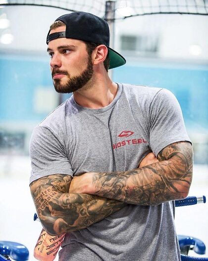 Ich schaue mir kein Eishockey an, aber ich würde mir auf jeden Fall Tyler Seguin ansehen, egal was er macht.