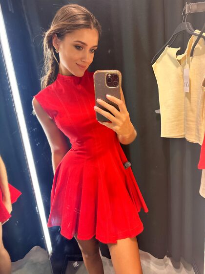 Este vestido me faz sentir tão bonita e desejável