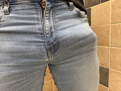 Jeans ou kakis ? Je pense que je préfère les kakis