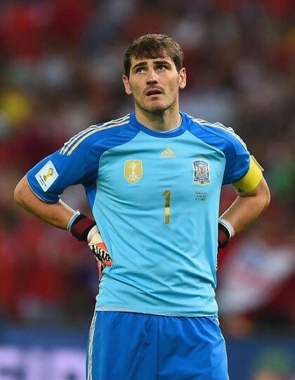 Iker Casillas (ancien gardien de but espagnol).  J'ai toujours eu un faible pour lui ❤️❤️