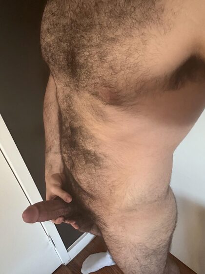 Sigo sintiéndome segura de mi cuerpo.  Los DM están abiertos como siempre, me encantan las gorditas.