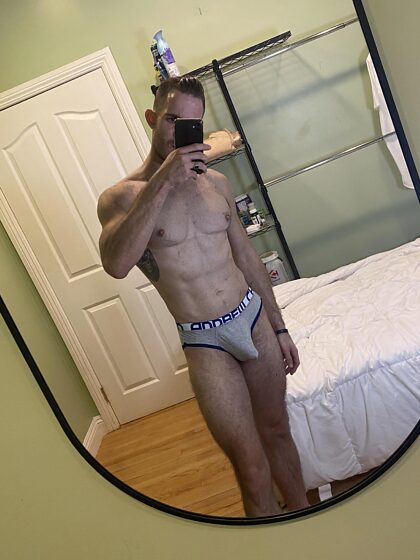 Anyone with bulge underwear kink ?