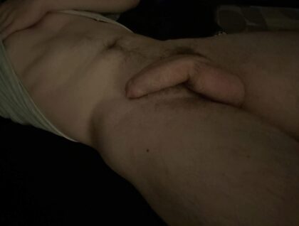 ¿Qué te hizo dejar de desplazarte?  Hung Uncut Aussie x