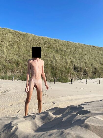 Areia fofa e um pau mole na praia