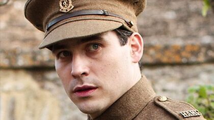 Rob James-Collier, notamment dans le rôle de Thomas dans Downton Abbey