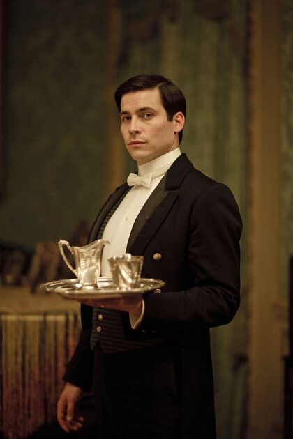 Rob James-Collier, notamment dans le rôle de Thomas dans Downton Abbey