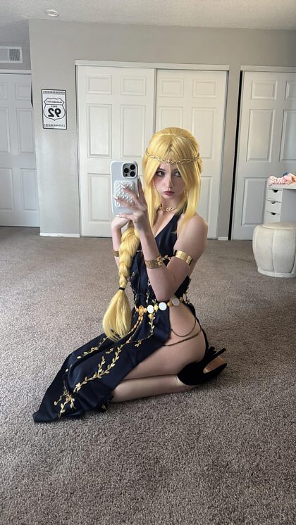 mijn poging tot cosplay van Queen Marika :3