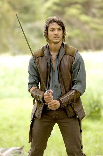 Alguém costumava assistir Legend of the Seeker?  Tenho certeza de que o corpo gostoso de Craig Horner contribuiu para meu despertar gay aos 17 anos.