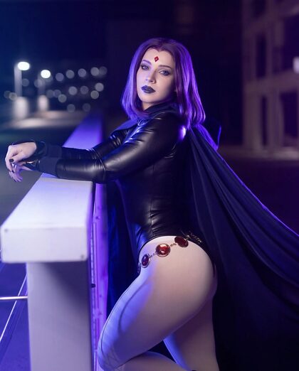 Raven autorstwa Enji Night