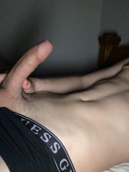 ¿Mi pene adolescente es lo suficientemente grande para ti?