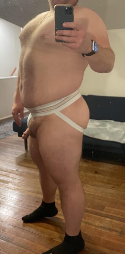 C'est la première fois que je porte un jockstrap, je ne sais pas si je le fais bien mdr