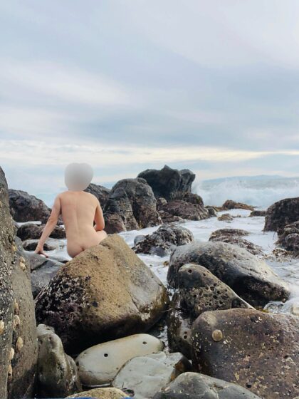 ¡Te debes a ti misma encontrar una linda playa aislada y quitarte la ropa!