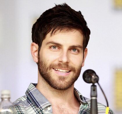 La perfection.  David Giuntoli est la principale raison de regarder Grimm