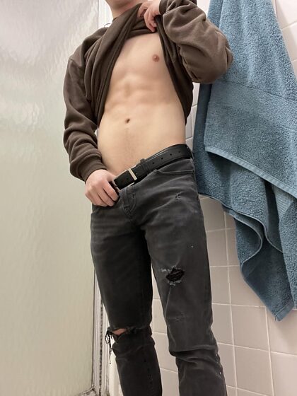 Swipe to undress this 18yo college twink :3