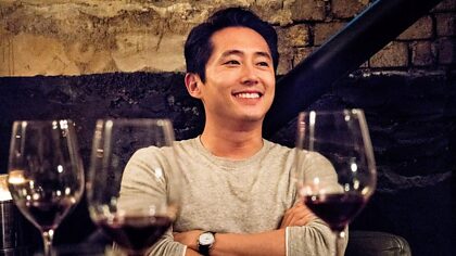 Steven Yeun in Bruciando