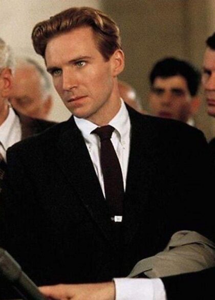 Ralph Fiennes e la sua carta con la faccia letale