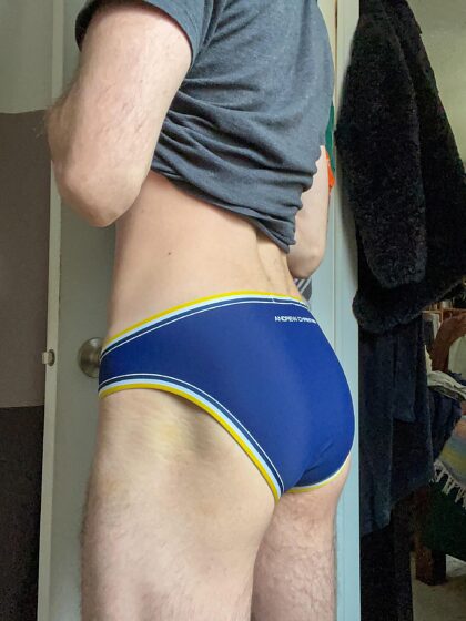 32 ans, gay, nouveau maillot de bain