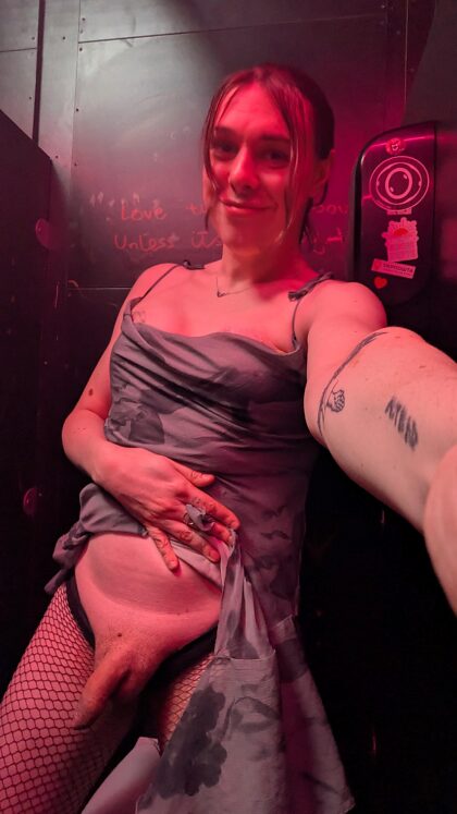 Join this slutty trans girl in the nightclub bathroom 