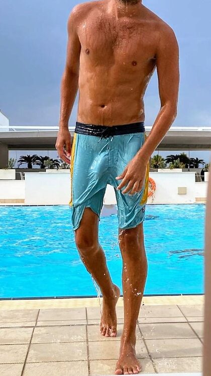 Je faisais tourner les têtes à la piscine de l'hôtel