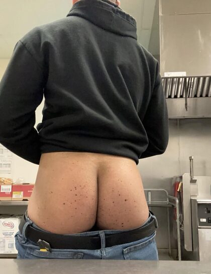 Personne au travail ne sait à quel point je suis une sale garce lolll