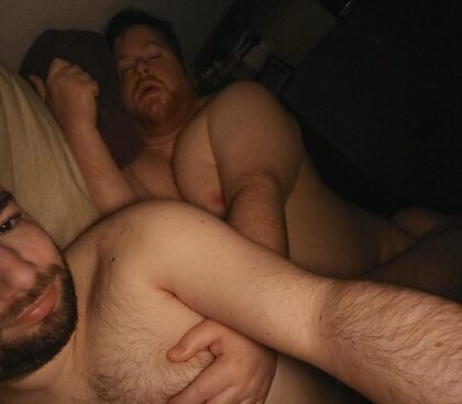 een lekker zacht ontwaken, hij neukt me zo goed, we hebben een derde pik nodig, wie wil?