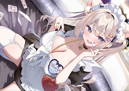 La servante Neko taquine ses seins