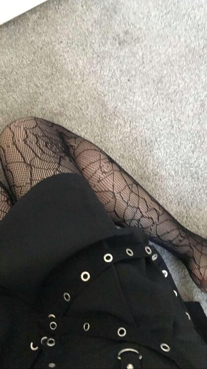 [USA]#WI - trasformami nel tuo huccow goth personalizzabile, mungetemi e fate di me la vostra stupida razza da riproduzione;)