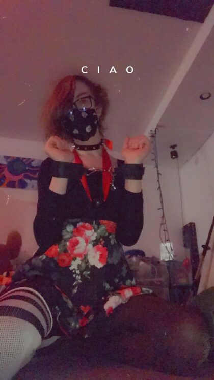 [USA]#WI - trasformami nel tuo huccow goth personalizzabile, mungetemi e fate di me la vostra stupida razza da riproduzione;)