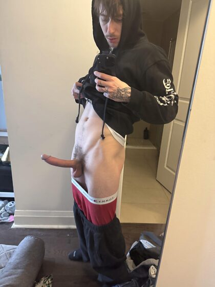 J'ai besoin que cette bite soit traite deux fois par jour