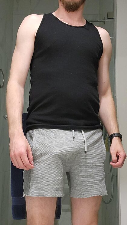 45 gays coupés dévoilent leur bite