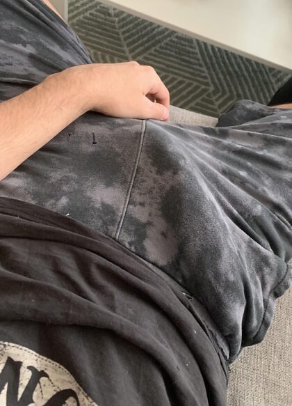 18, Gay.  A casa da solo