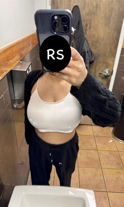 Seins desi clignotants rapidement