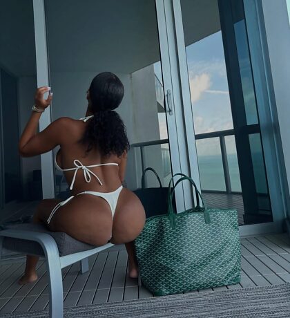 Yasmine Lopez