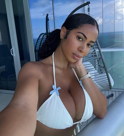 Yasmine Lopez