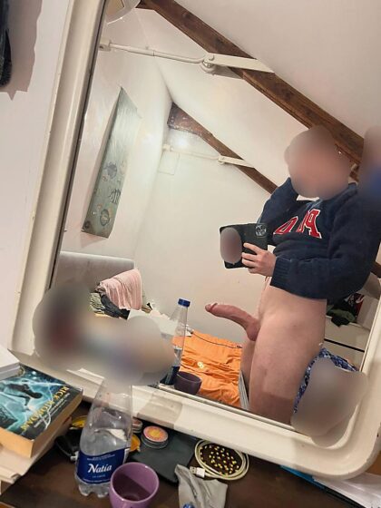 Eu sou o cara quieto e tímido com uma barriga de 9, 5 polegadas