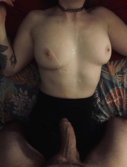 Quelques photos d'éjaculations aléatoires pour vous, les gars