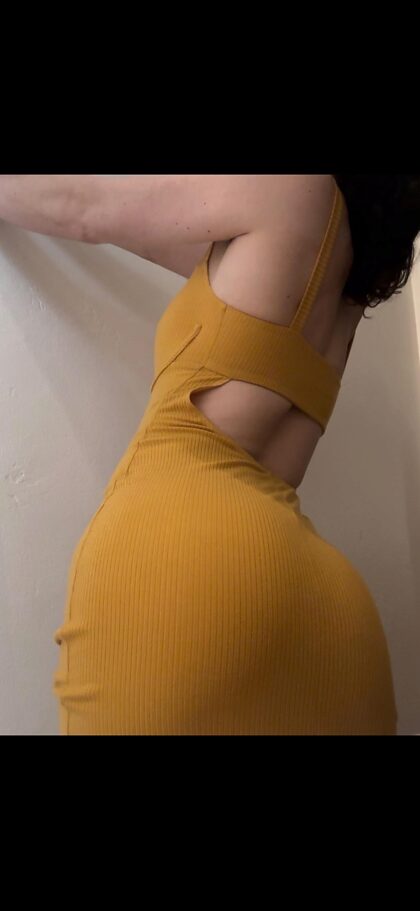 Que penses-tu de ma petite robe jaune ?  ☀️
