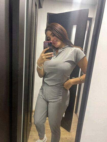Grandma of 1 and mom of 2, smash or pass