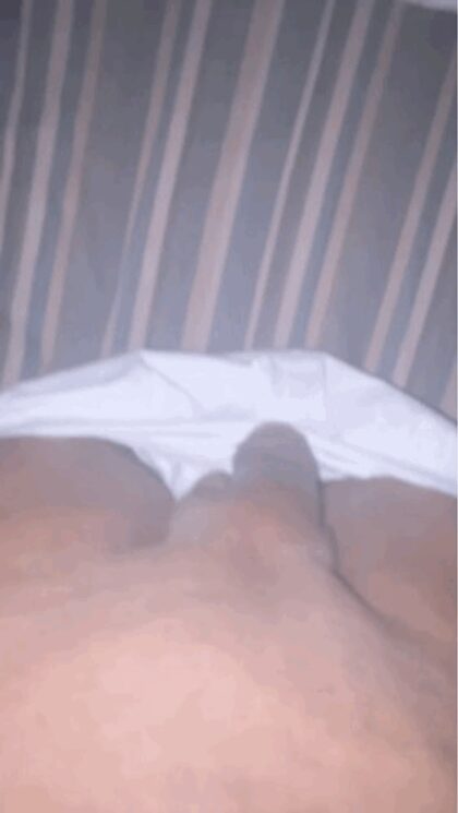 Qui aime les bites arabes noires devrait me contacter pour en savoir plus