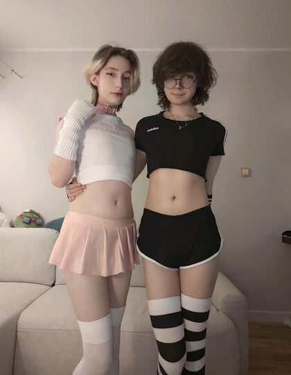 Tu veux faire un plan à trois avec deux femboys ? Ne sois pas timide
