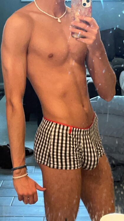 Quer cheirar minha calcinha?