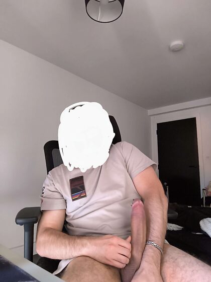 23 Bite de gamer hétéro
