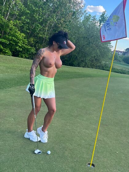 Pourrais-je te faire jouer au golf...