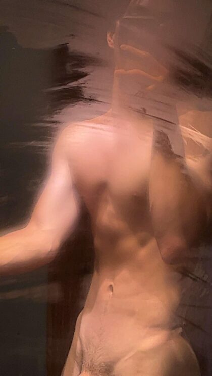 21m Coréenne — qui aime les hommes asiatiques en forme ?
