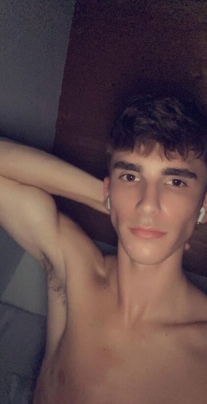 Veux-tu regarder mon visage ou ce qui se passe en bas ?