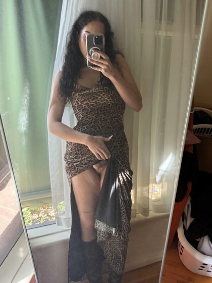 Estou indo para essa festa do trabalho cheia de tesão, aproveite as fotos de roupas NSFW