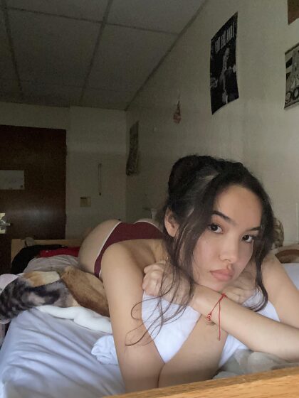 Ho postato la mia faccia, sono abbastanza carina per scopare?