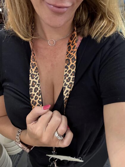 42 ans, enseignante mariée au travail