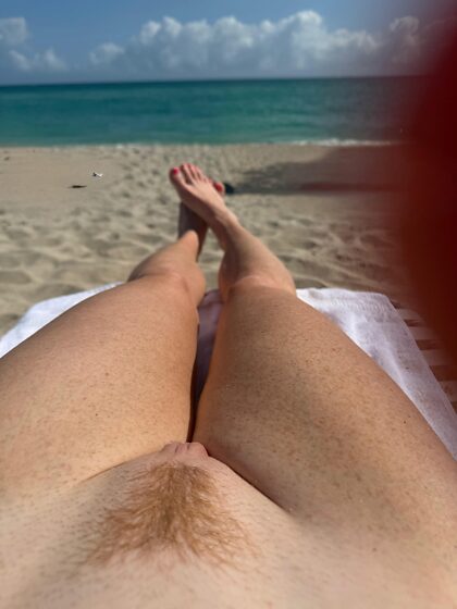 Me fode com a língua antes de plantar sua semente na praia, papai